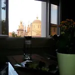 Comodo, Bien Ubicado Parking Gratis *