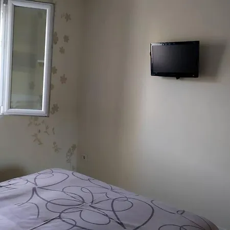 Comodo, Bien Ubicado Y 2 Aparcamientos
