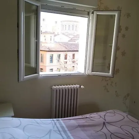 Comodo, Bien Ubicado Parking Gratis