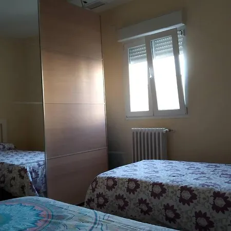 Comodo, Bien Ubicado Y 2 Aparcamientos * Zaragoza