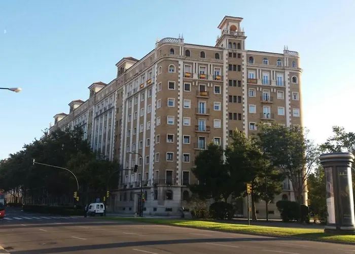 Cómodo, Bien Ubicado Parking Gratis Apartamento