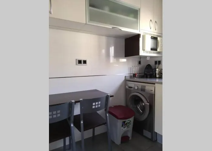 Cómodo, Bien Ubicado Parking Gratis