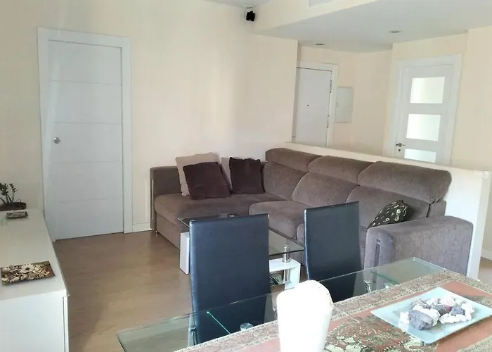 Cómodo, Bien Ubicado Parking Gratis *