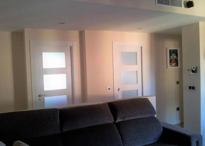 Apartamento Cómodo, Bien Ubicado Parking Gratis *