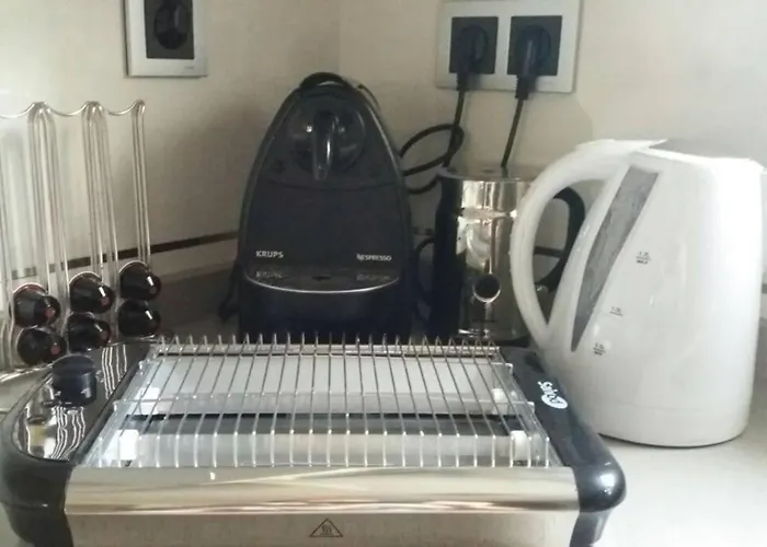 Cómodo, Bien Ubicado Parking Gratis *